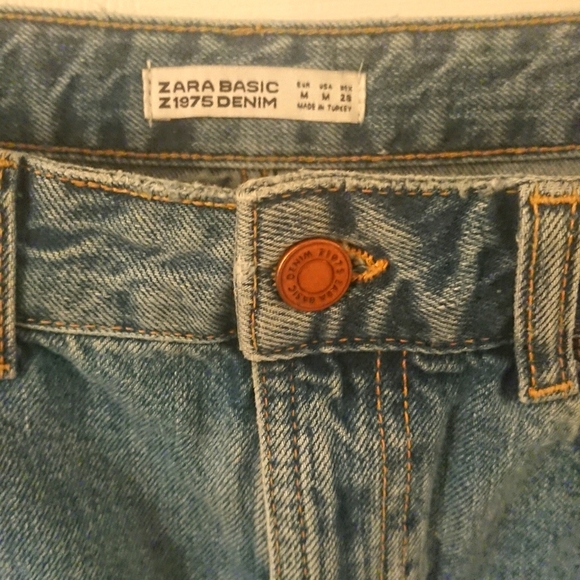 Zara floral embroidered denim skirt - Picture 3 of 7